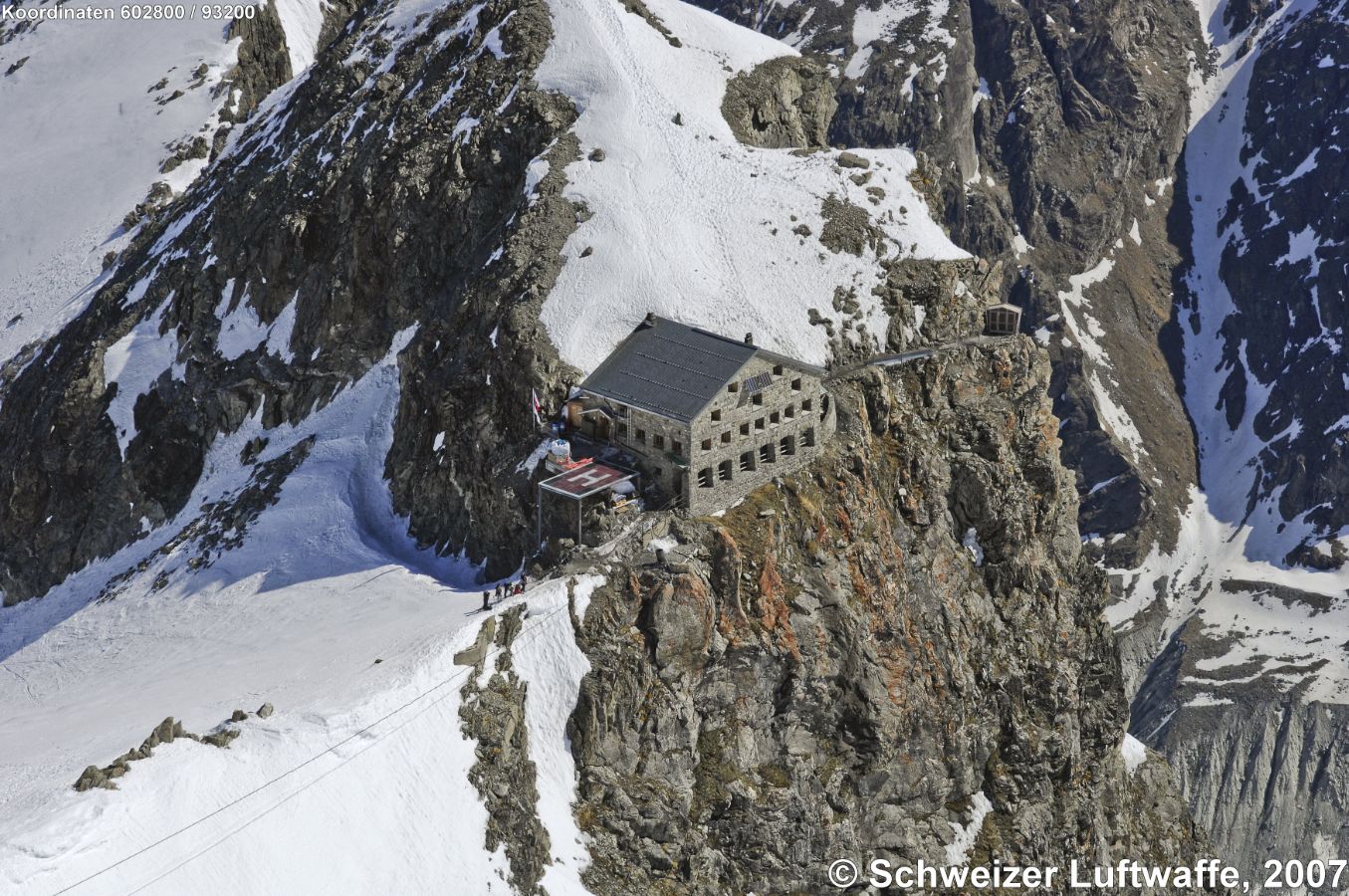 Cabane des Vignettes (CAS; 3152 m.ü.M.), am Tal-Ende des Val d'Arolla (Val d'Hérens) (1)